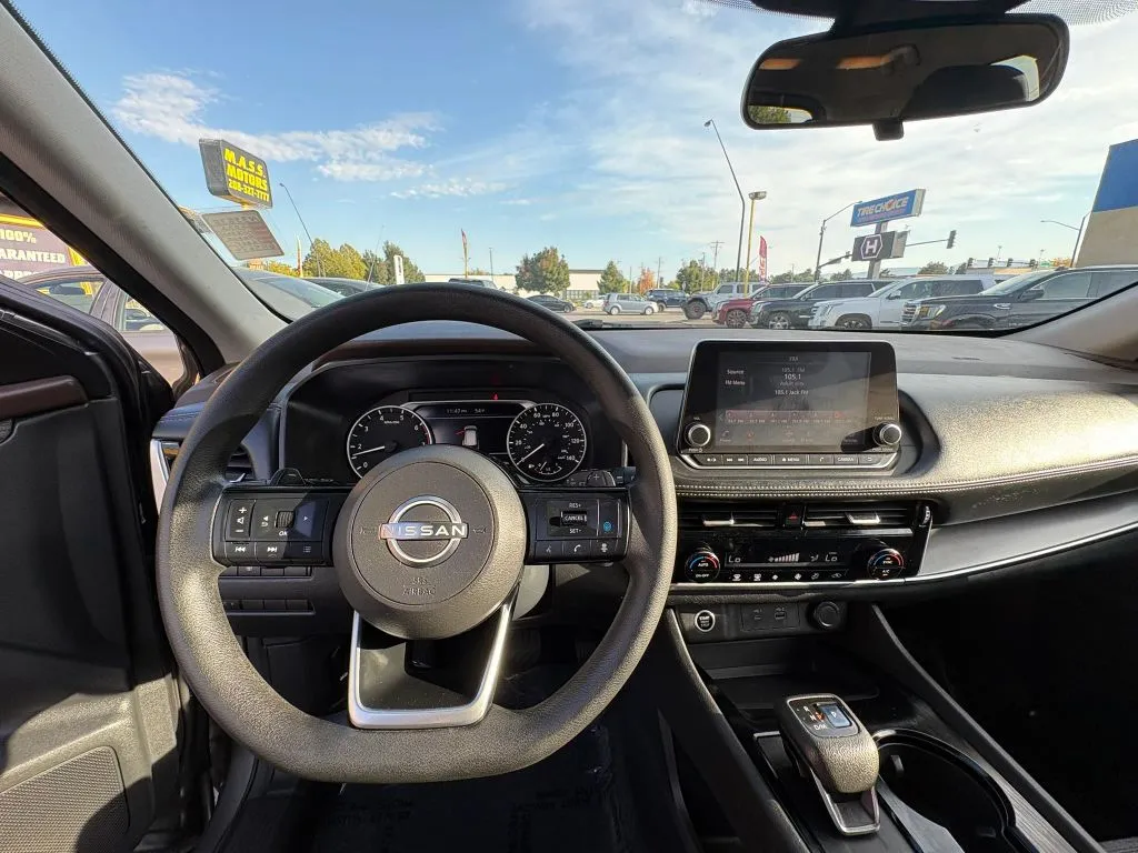 Nissan Rogue photo 14