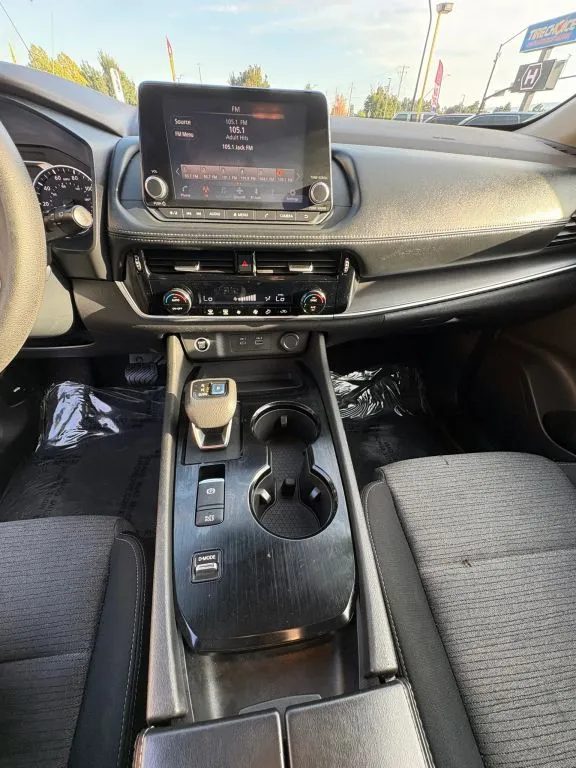 Nissan Rogue photo 18
