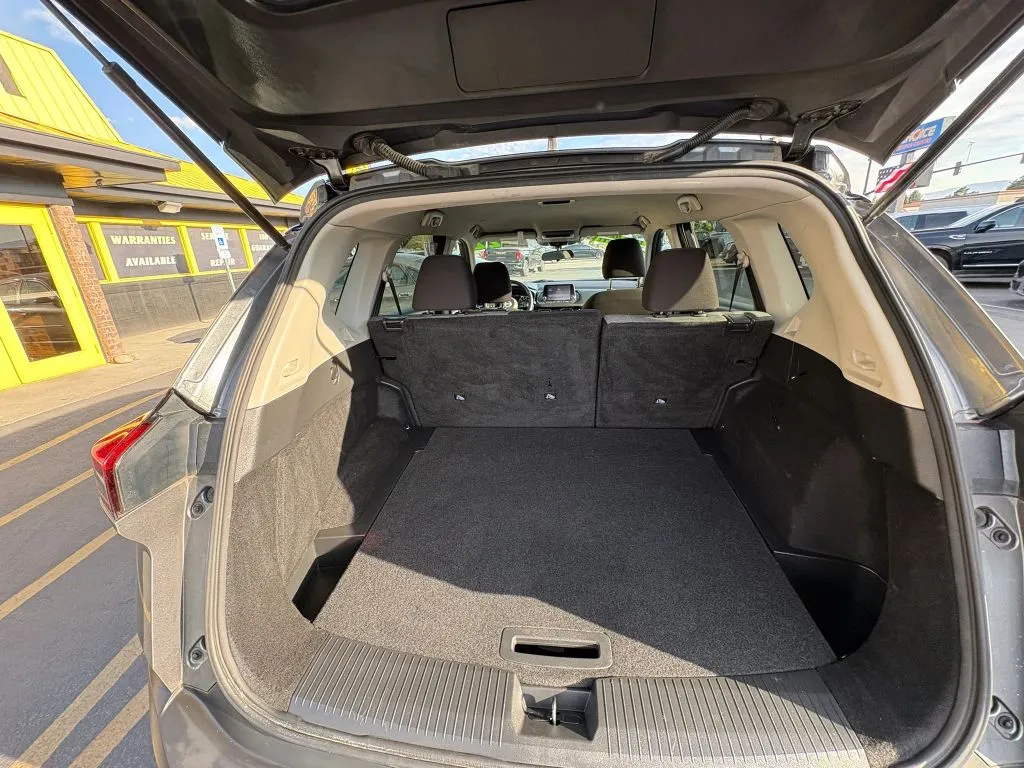 Nissan Rogue photo 13