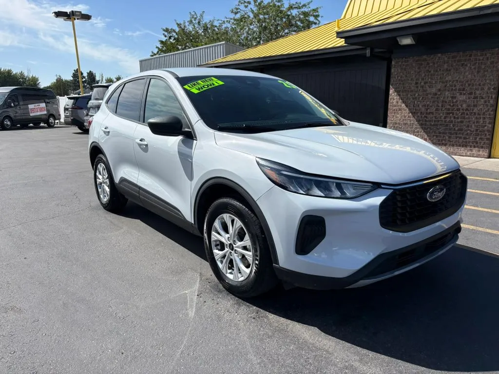 Ford Escape photo 8