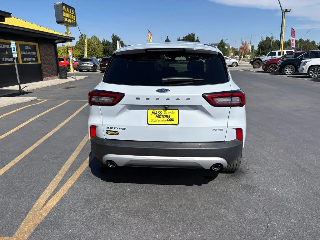 Ford Escape photo 6