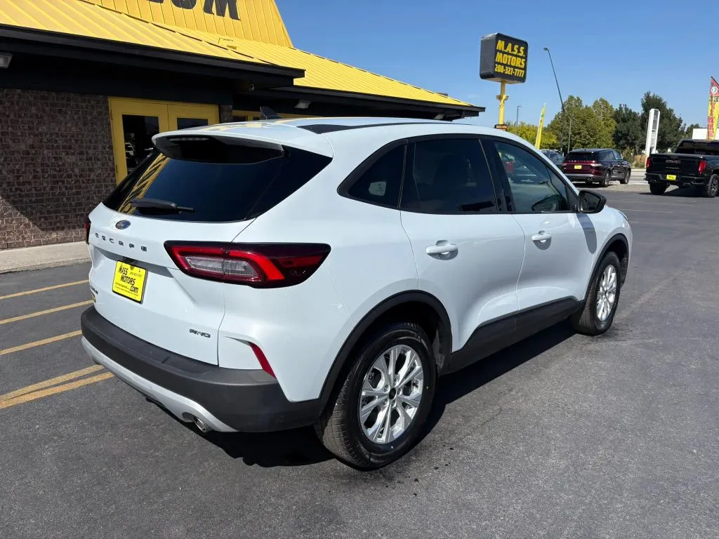 Ford Escape photo 7