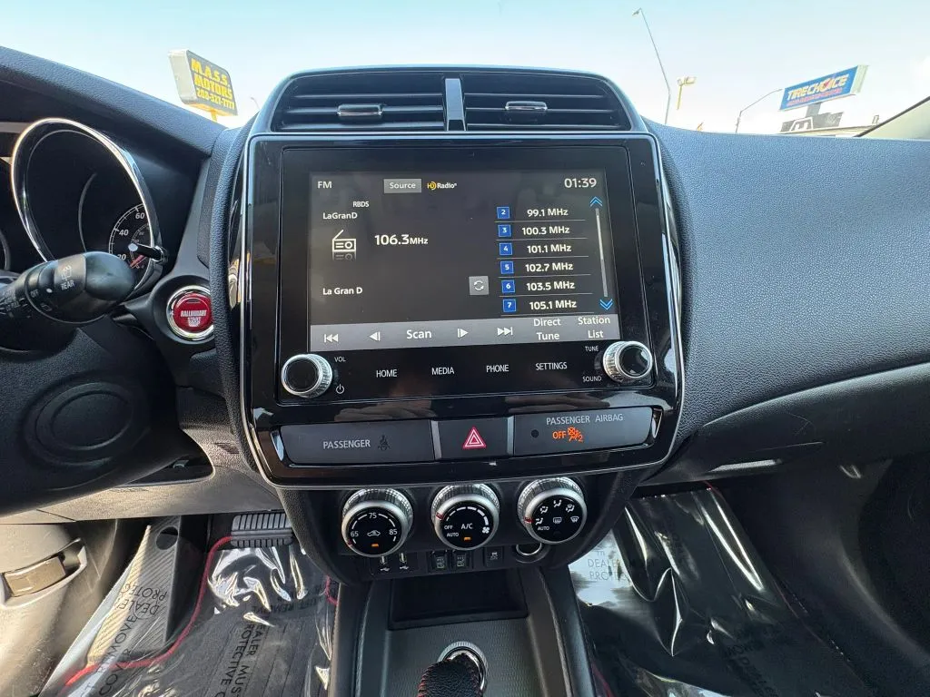 Mitsubishi Outlander Sport photo 16