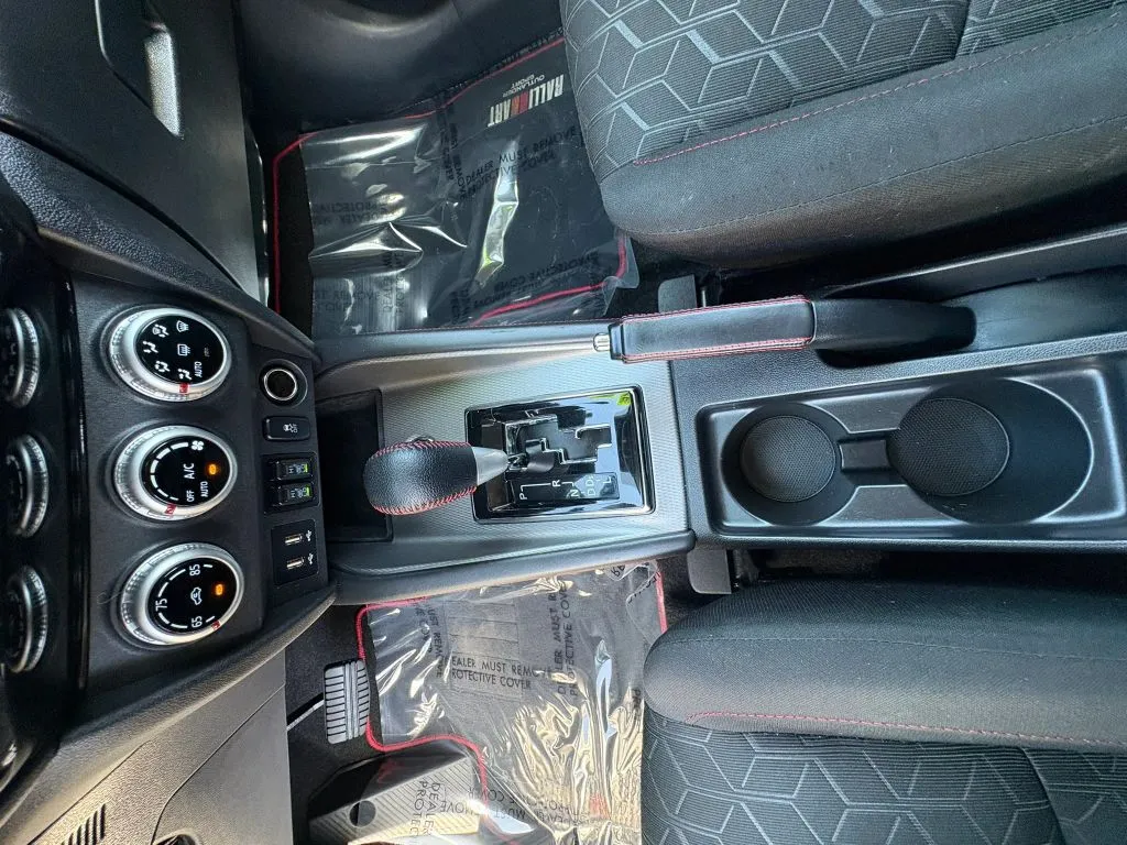 Mitsubishi Outlander Sport photo 17