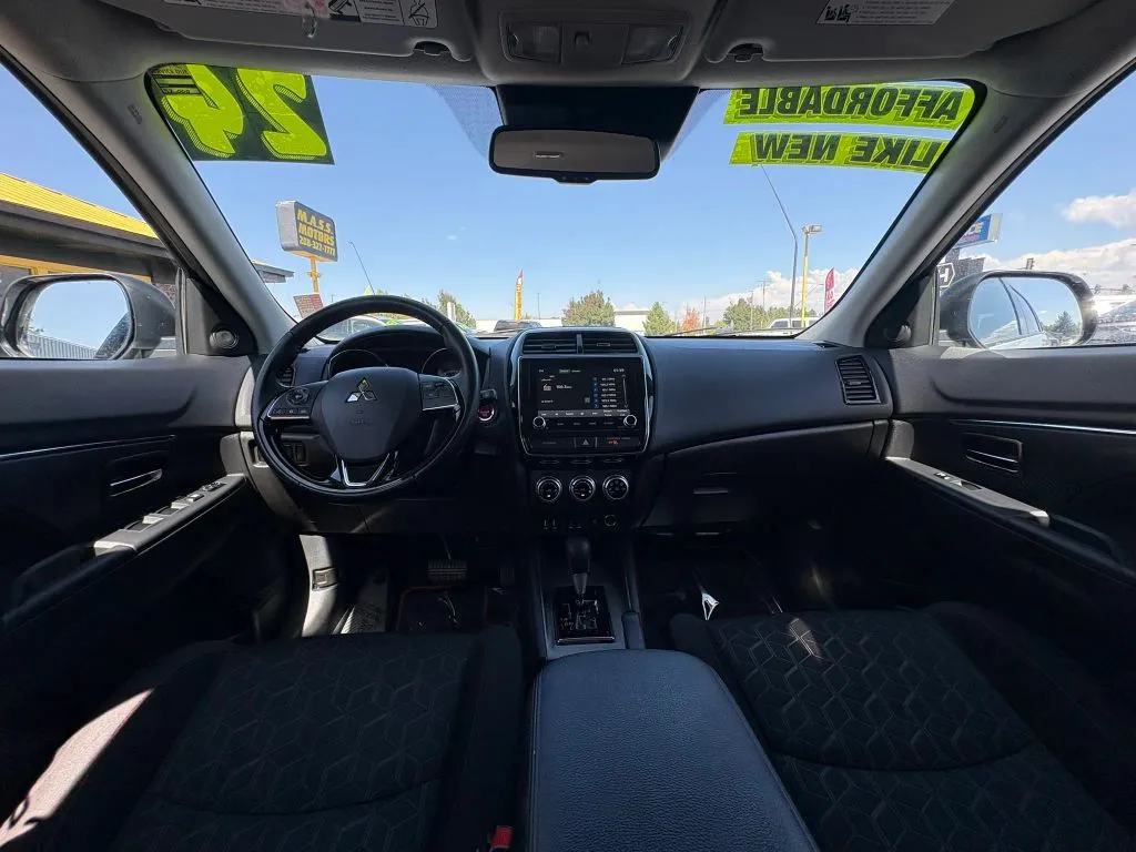 Mitsubishi Outlander Sport photo 19