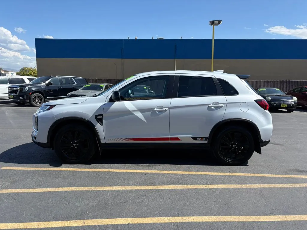 Mitsubishi Outlander Sport photo 4