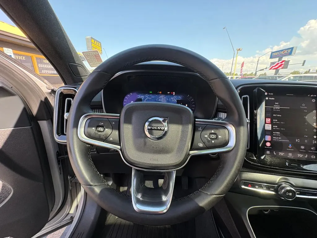 Volvo XC40 photo 14