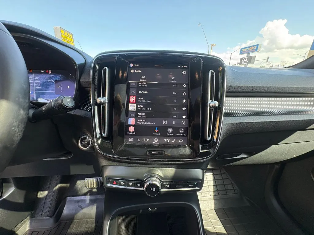 Volvo XC40 photo 16