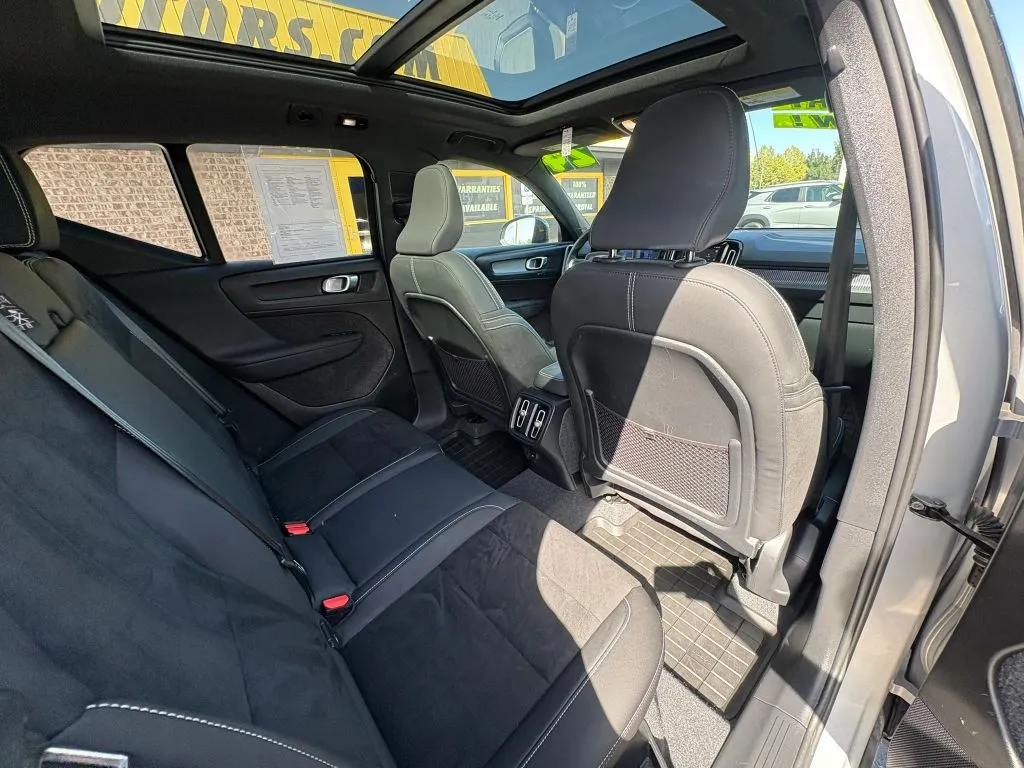 Volvo XC40 photo 12