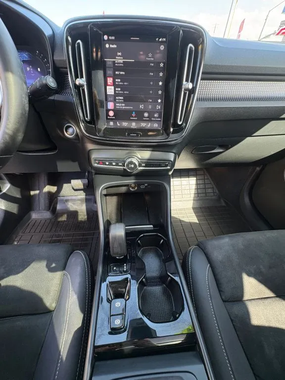 Volvo XC40 photo 17