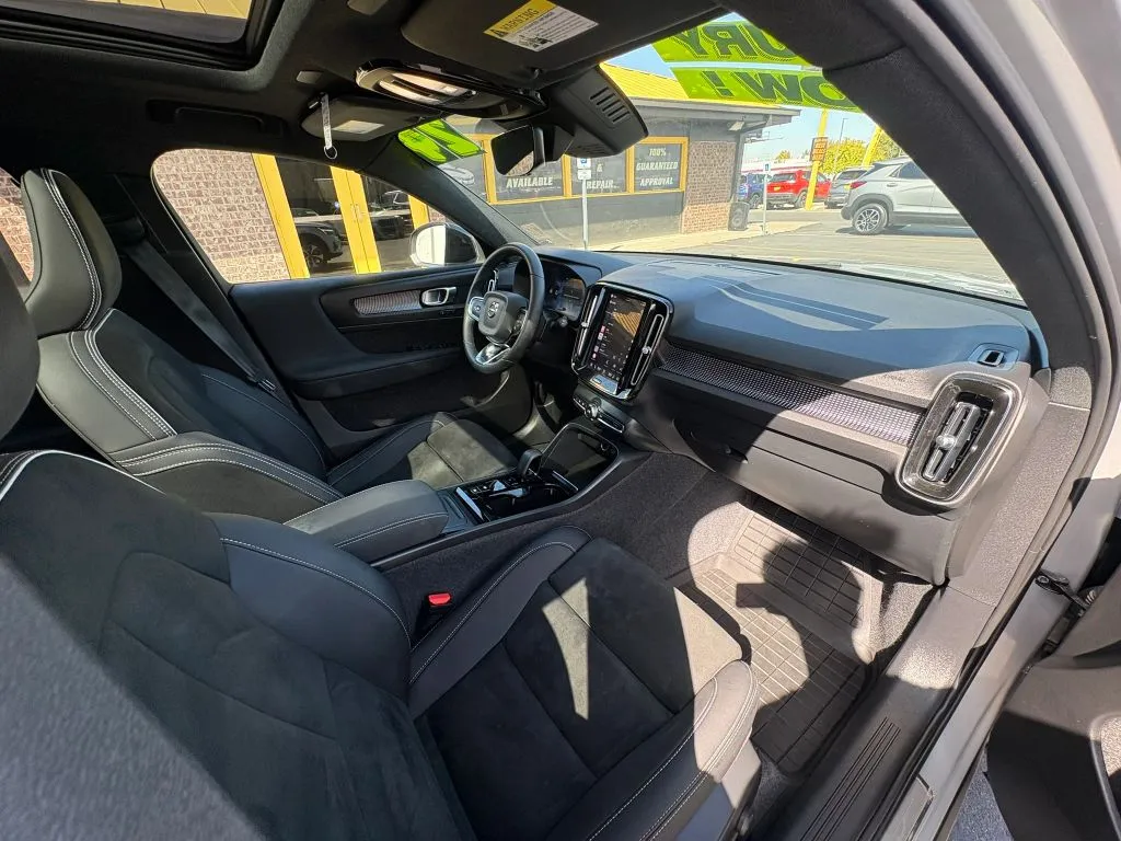 Volvo XC40 photo 11