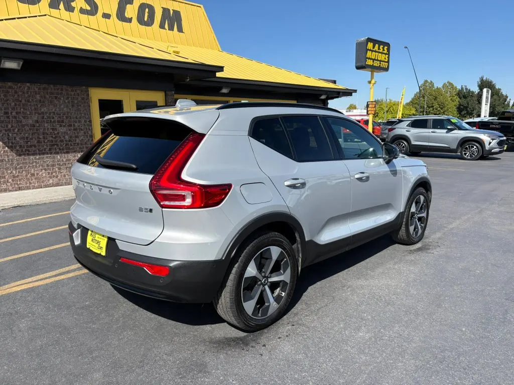 Volvo XC40 photo 7
