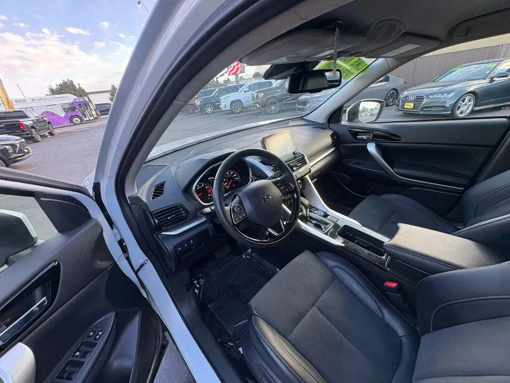 Mitsubishi Eclipse Cross photo 9