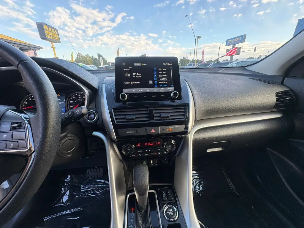Mitsubishi Eclipse Cross photo 16
