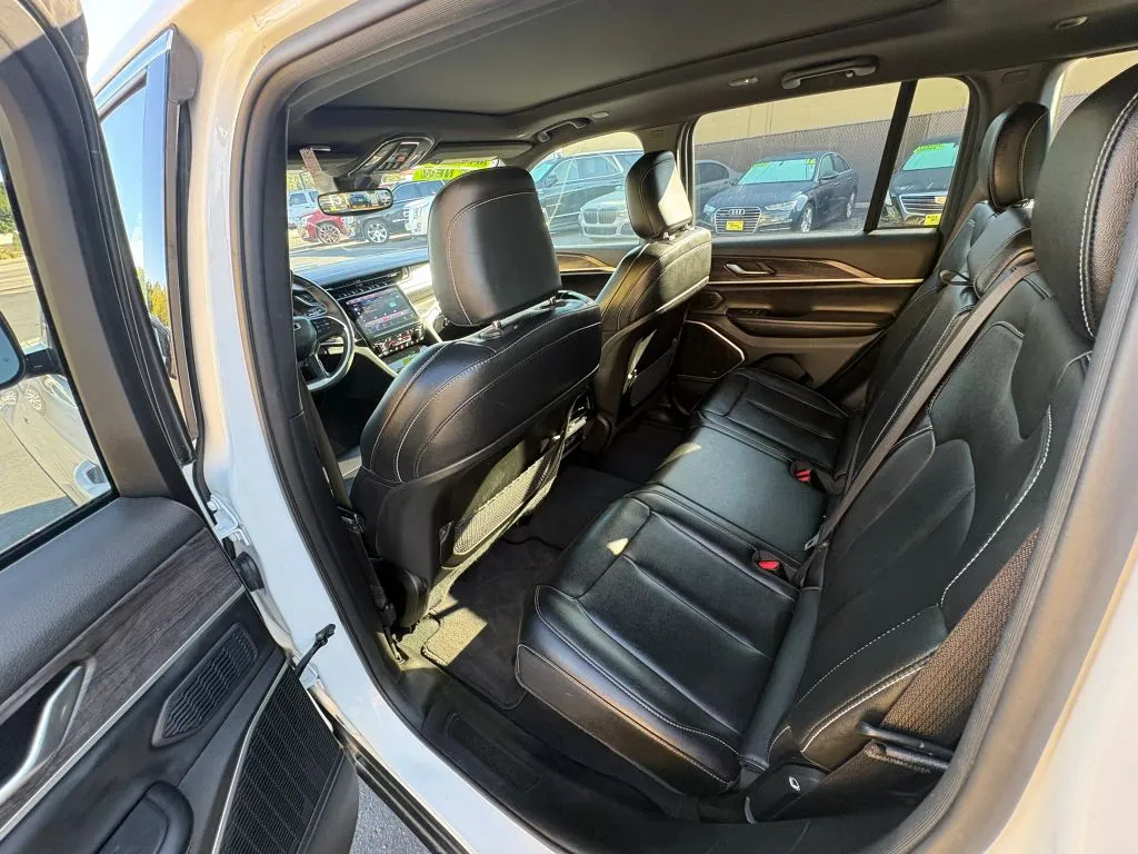 Jeep Grand Cherokee photo 10