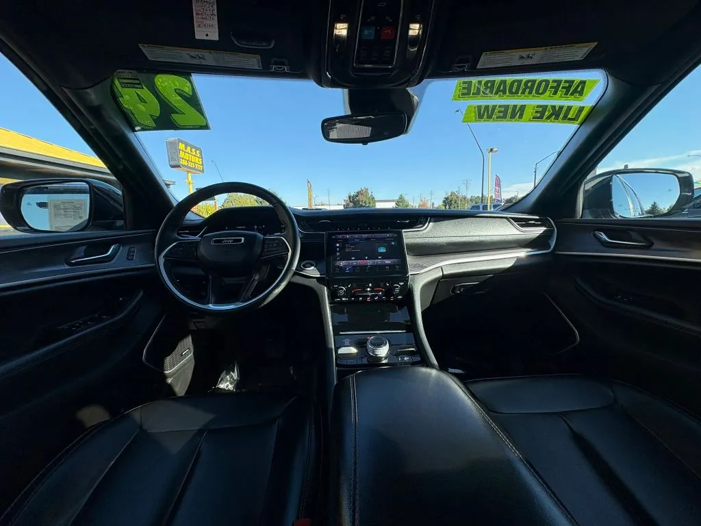 Jeep Grand Cherokee photo 19