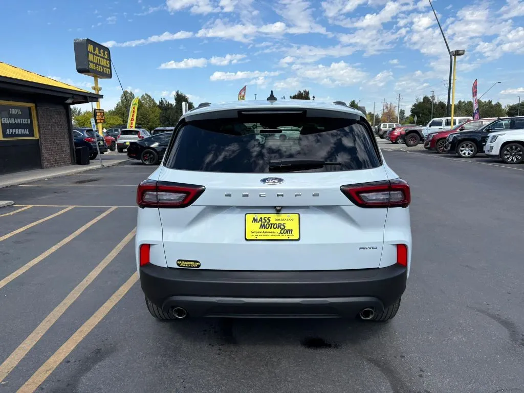 Ford Escape photo 6