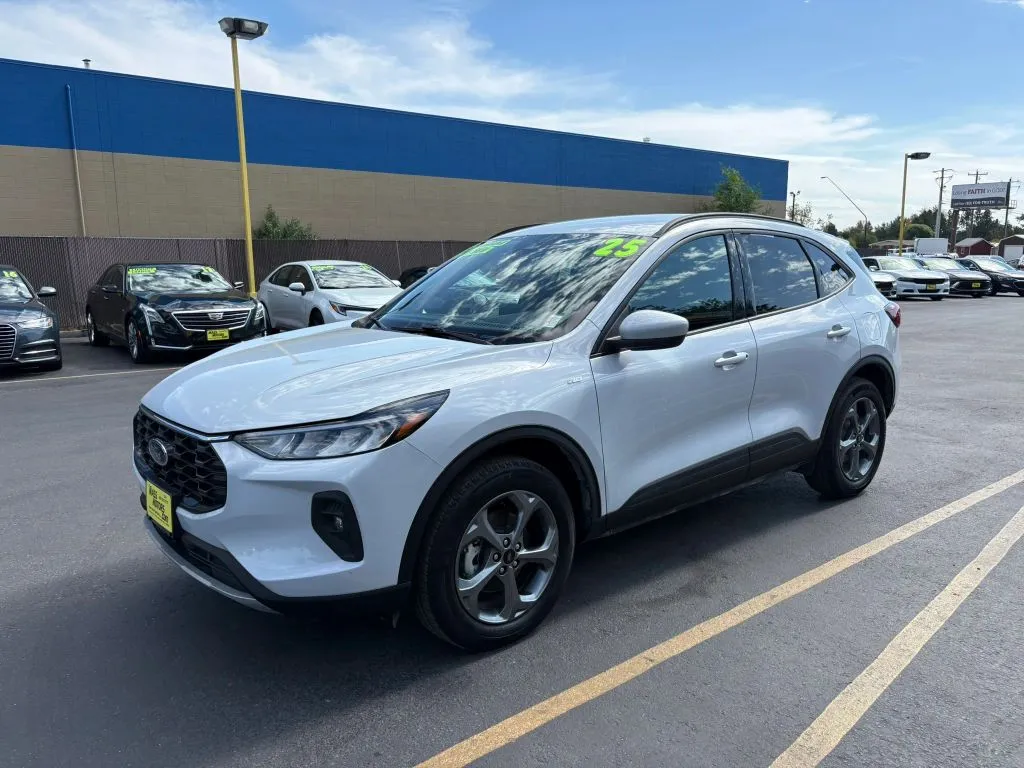 Ford Escape photo 3