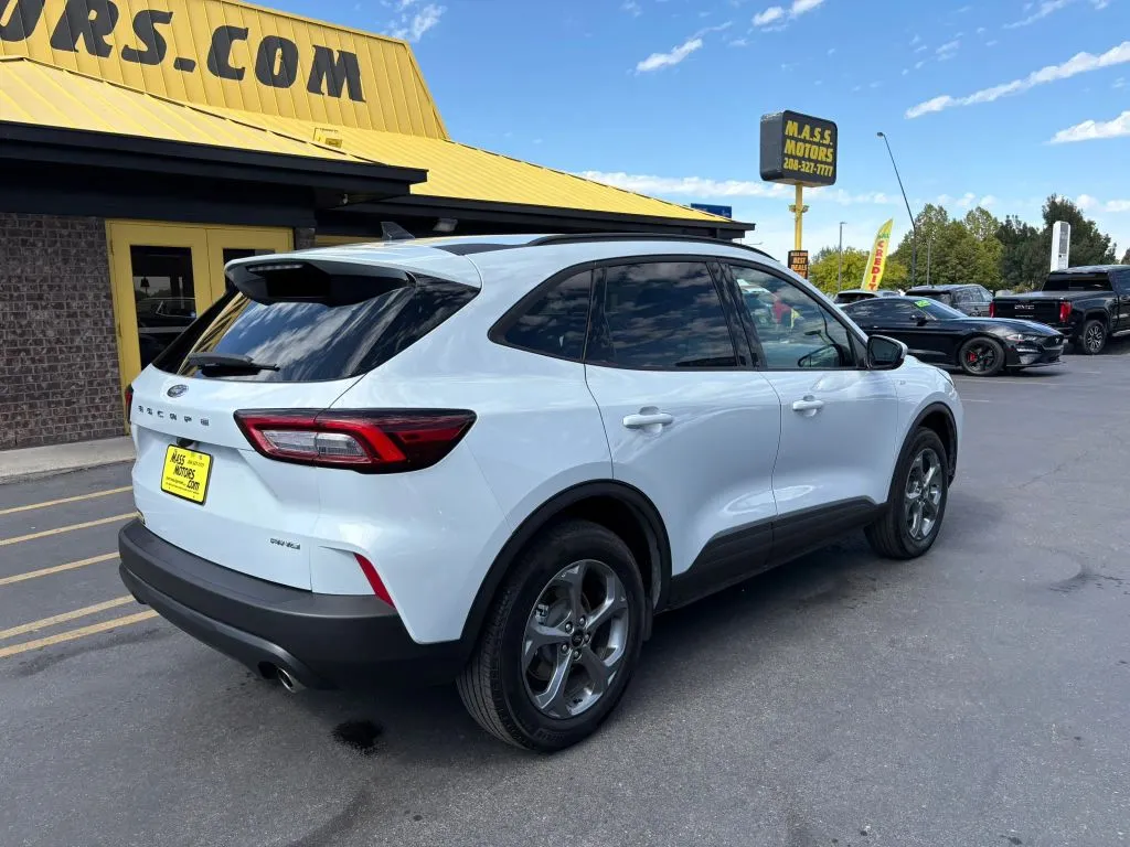 Ford Escape photo 7