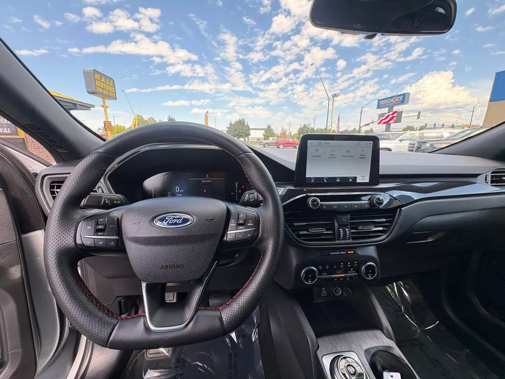 Ford Escape photo 13