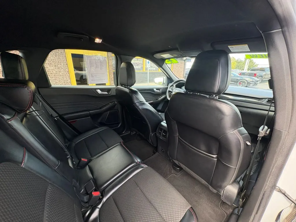 Ford Escape photo 12