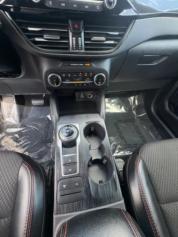 Ford Escape photo 17