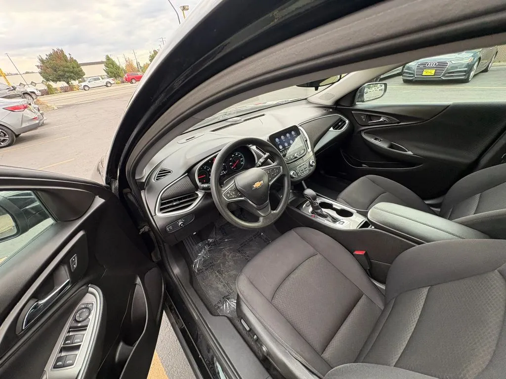 Chevrolet Malibu photo 9