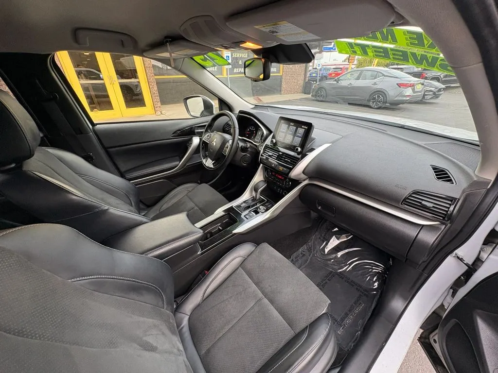 Mitsubishi Eclipse Cross photo 11