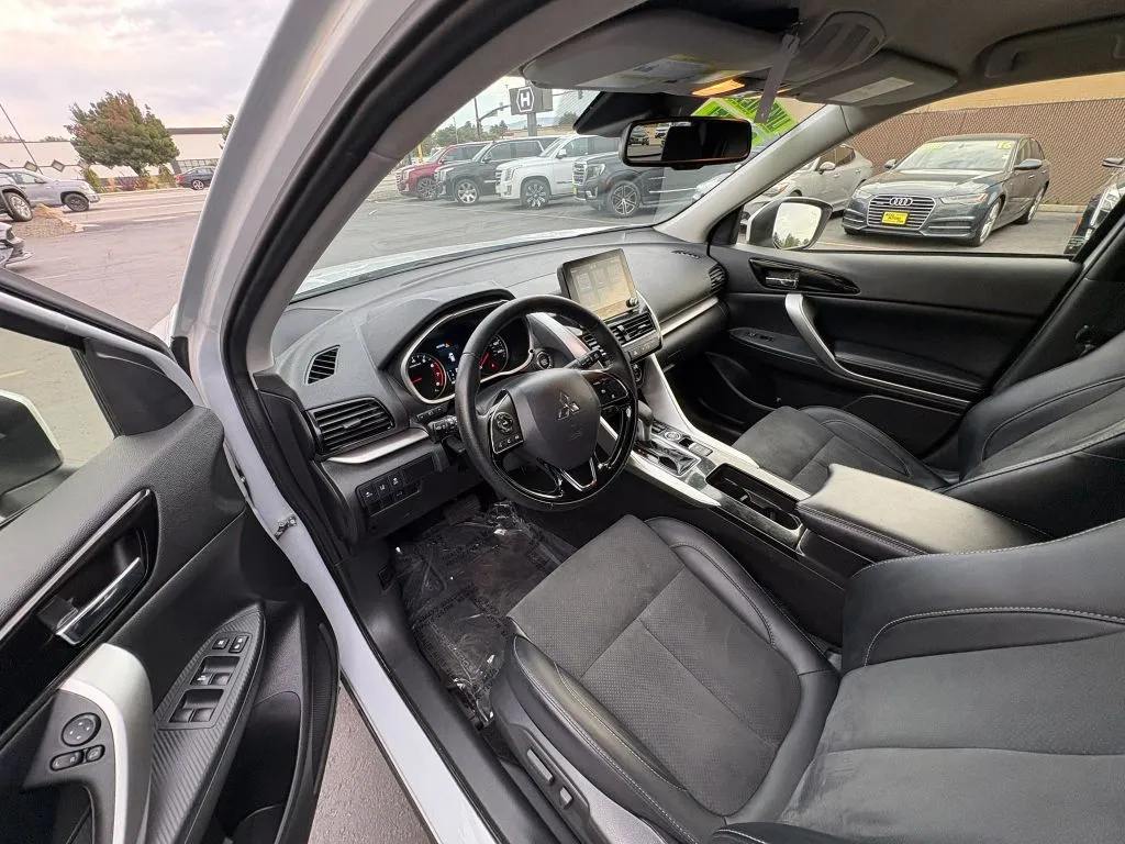 Mitsubishi Eclipse Cross photo 9