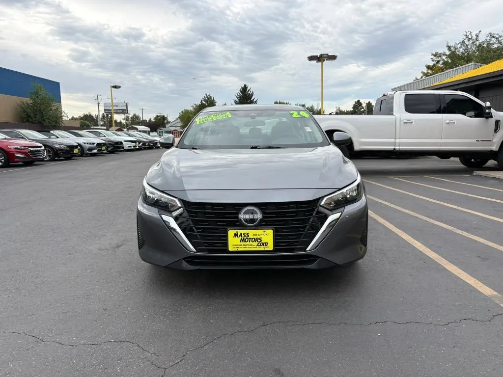 Nissan Sentra photo 2