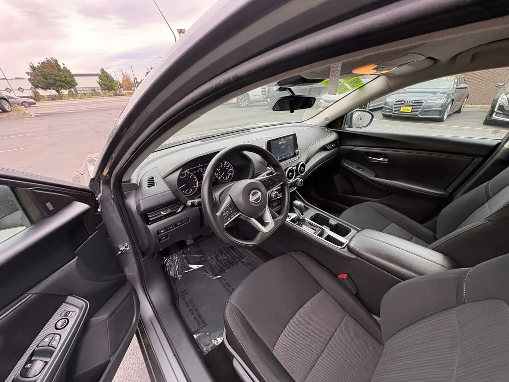 Nissan Sentra photo 9