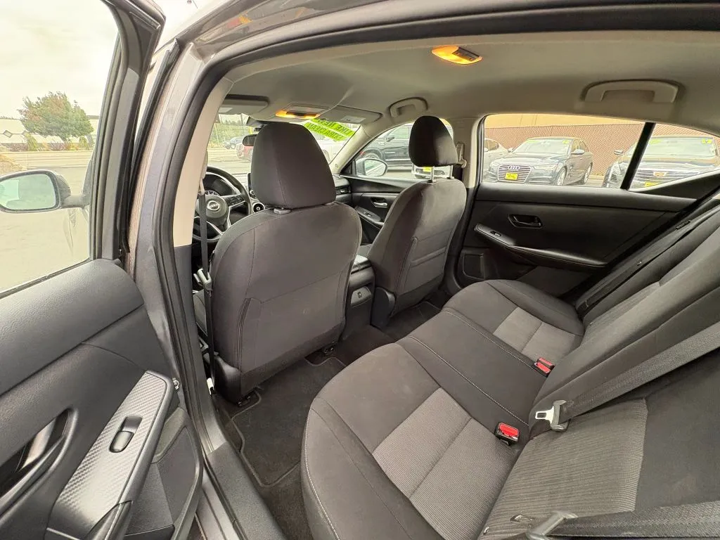Nissan Sentra photo 10