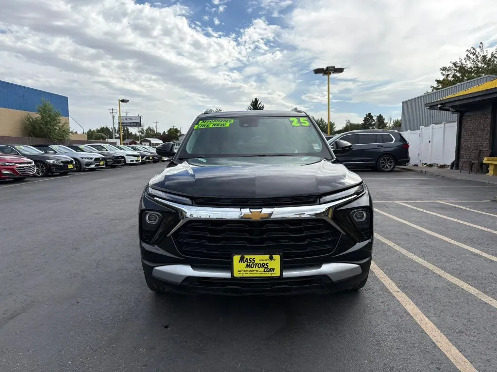 Chevrolet Trailblazer photo 2