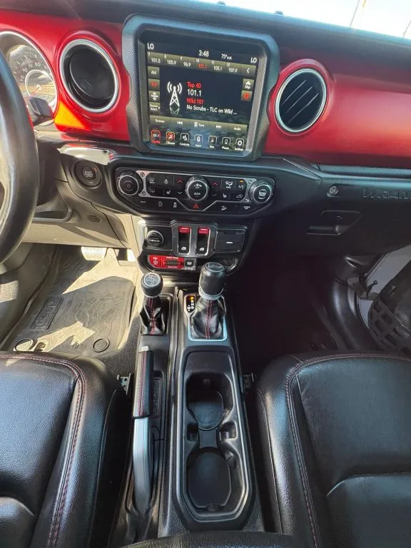 Jeep Wrangler photo 17