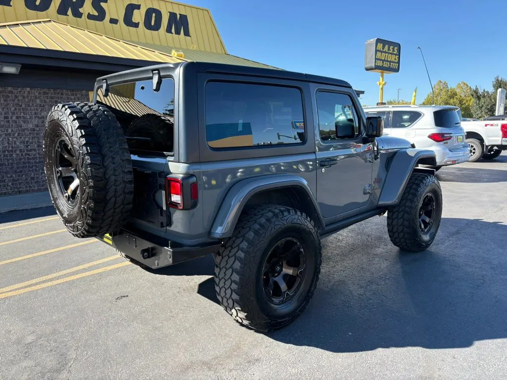 Jeep Wrangler photo 7