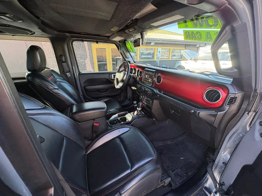 Jeep Wrangler photo 11