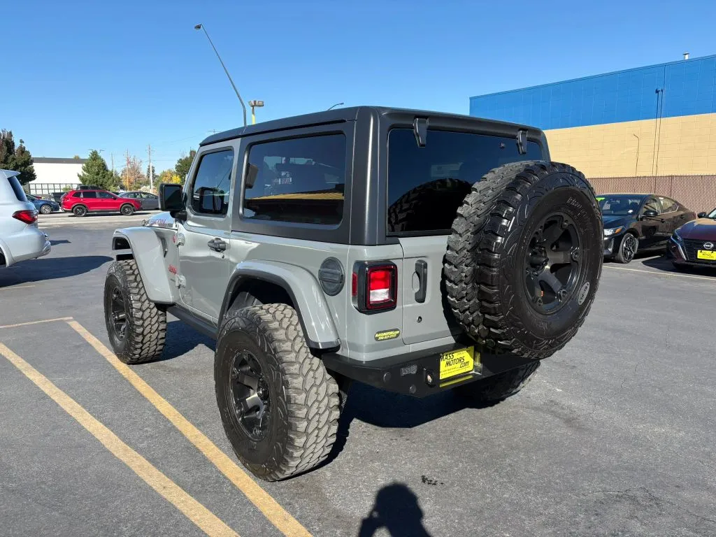 Jeep Wrangler photo 5