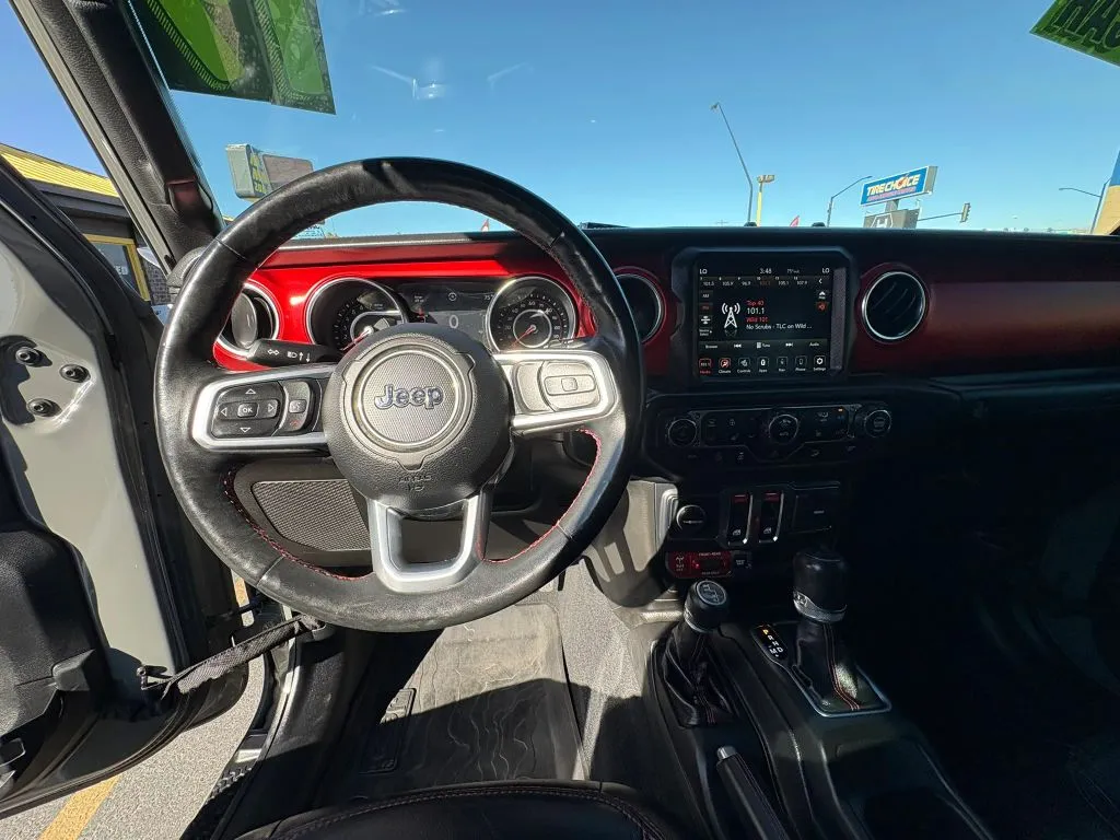Jeep Wrangler photo 13