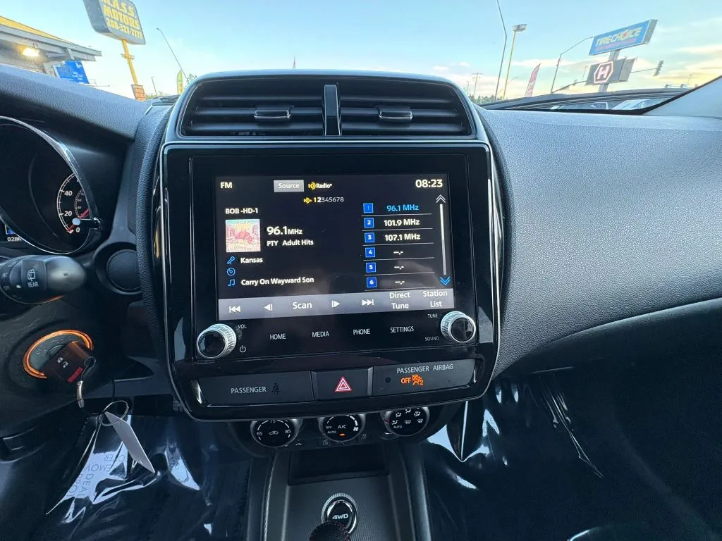 Mitsubishi Outlander Sport photo 16