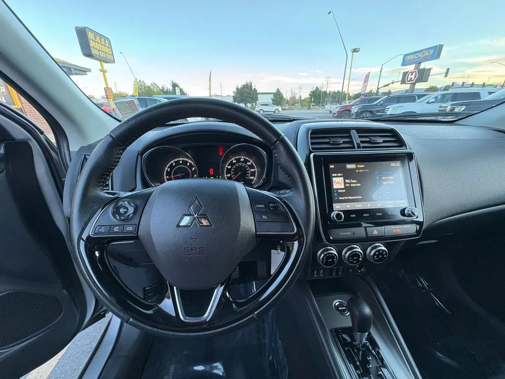 Mitsubishi Outlander Sport photo 13