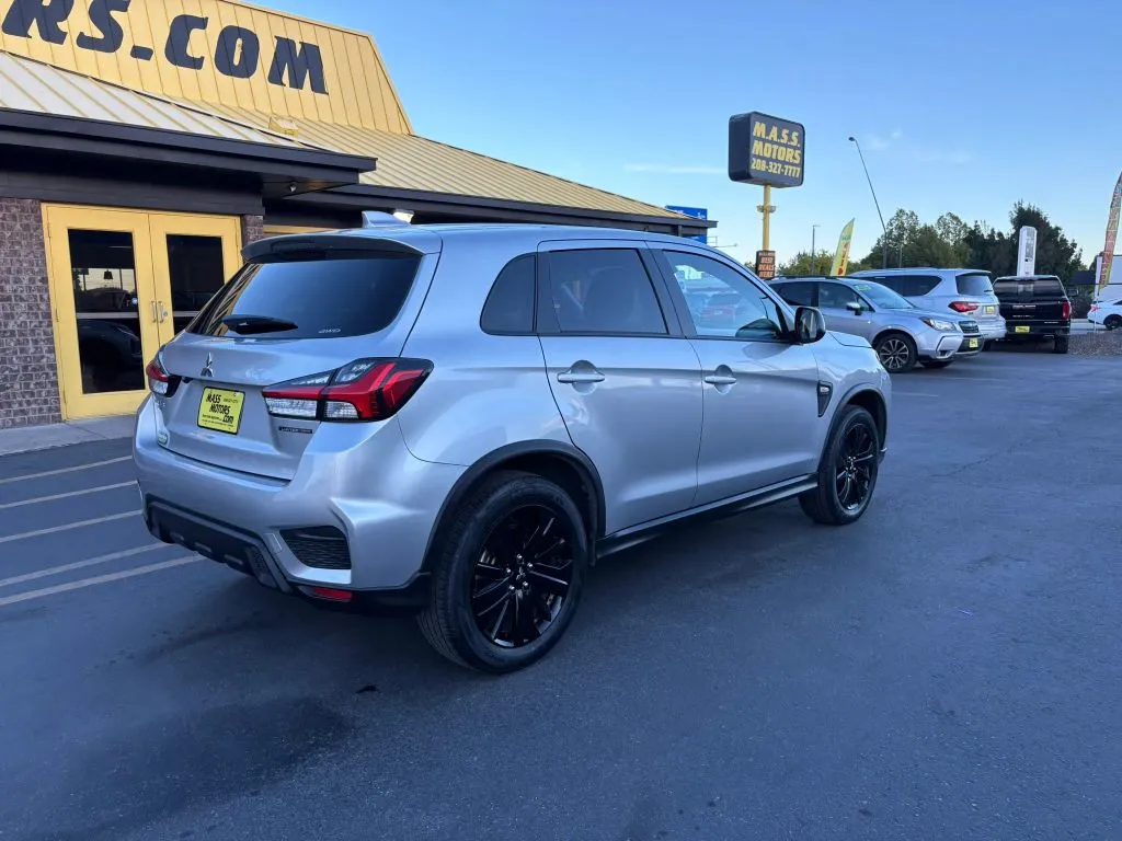 Mitsubishi Outlander Sport photo 7