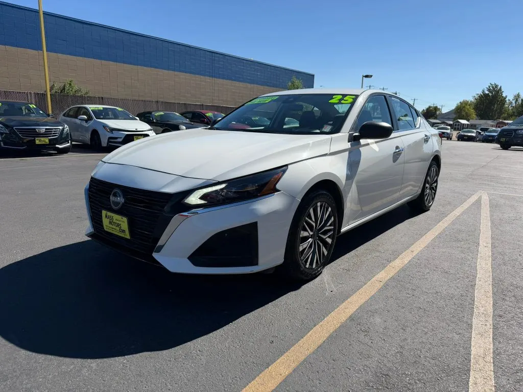 Nissan Altima photo 4