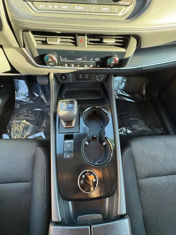Nissan Rogue photo 17