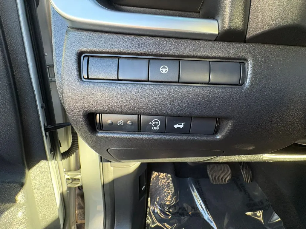 Nissan Rogue photo 18