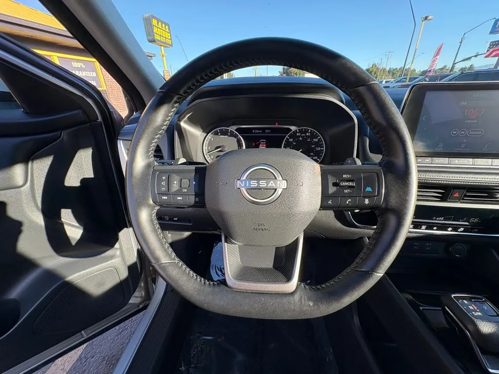 Nissan Rogue photo 14