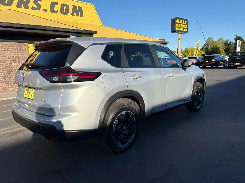 Nissan Rogue photo 7