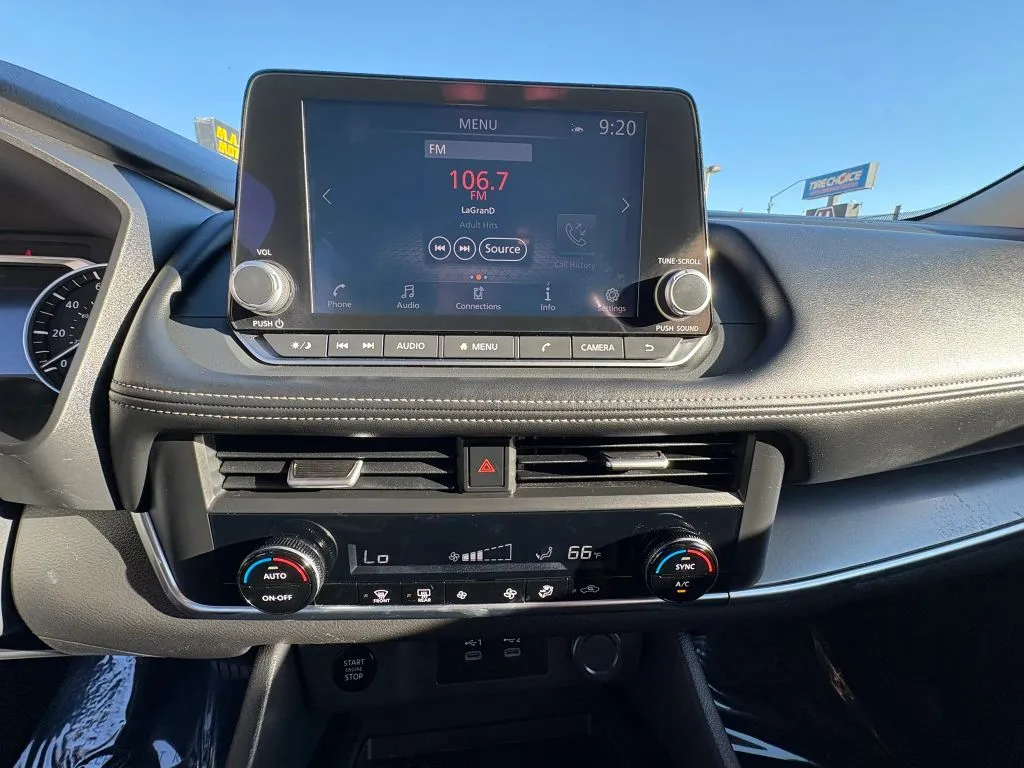 Nissan Rogue photo 16