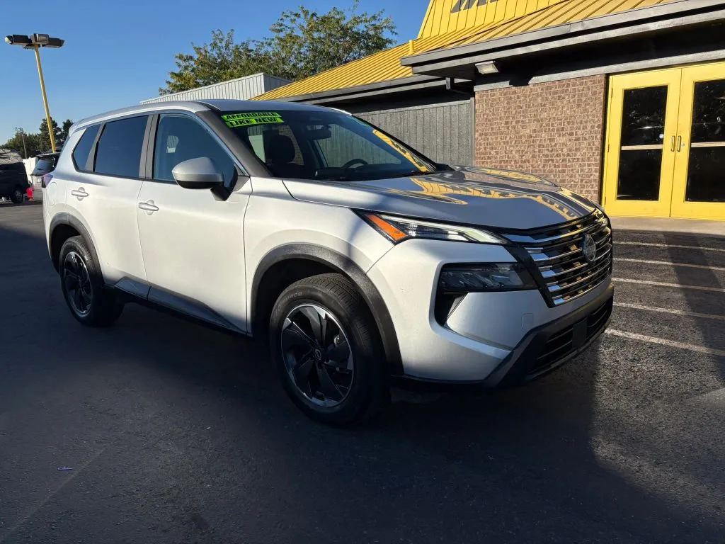 Nissan Rogue photo 8
