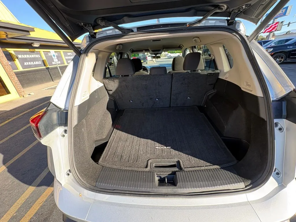 Nissan Rogue photo 20