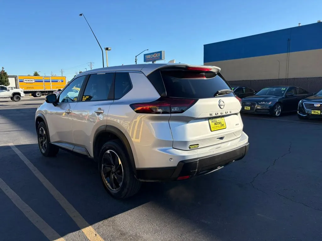 Nissan Rogue photo 5